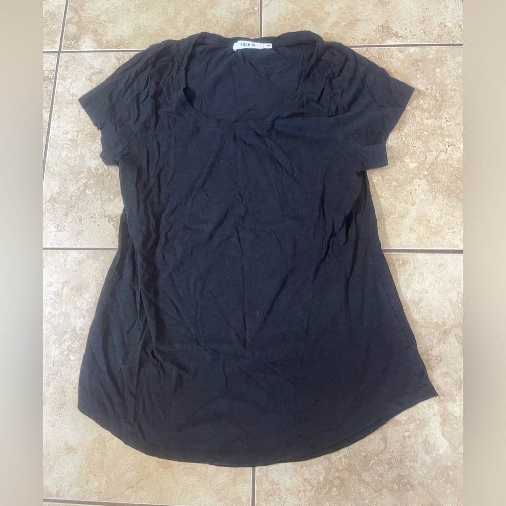 👻🎃CLEARANCE🎃👻 Ricki’s T-shirt